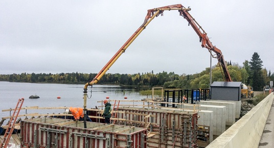 concrete placement, dam construction, hydroelectric dam construction, Midwest dam construction, dam construction contractor, mass pour