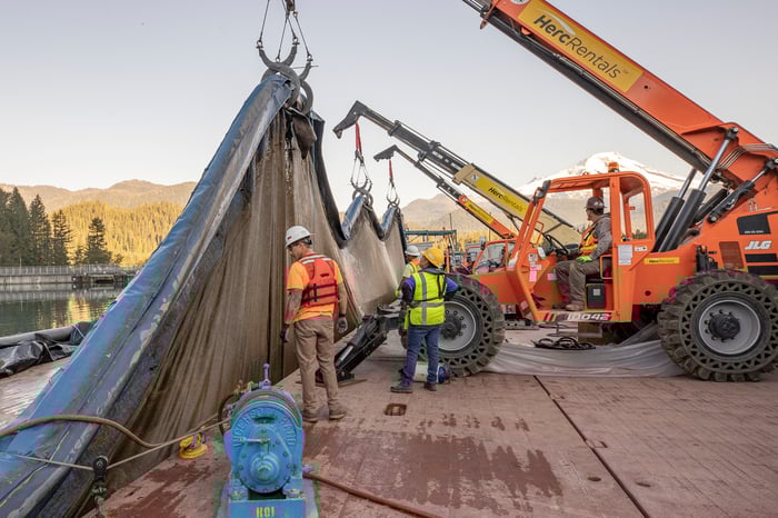 Net Repairs Upper Baker Dam 2