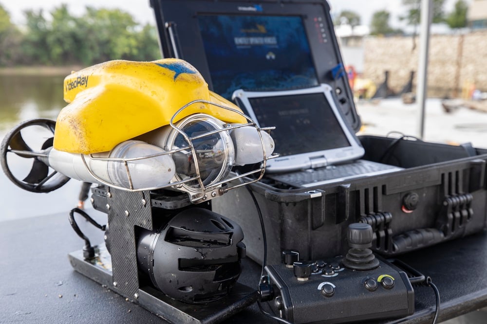 ROV and computer controls