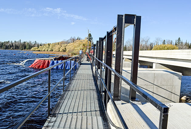 dam construction, dam repairs, tainter gate replacement, hydroelectric dam repairs, trunnion repairs, actuator installation