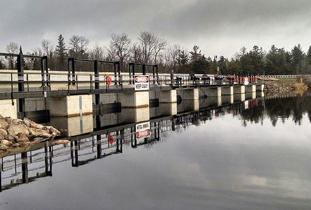 dam construction, dam repairs, tainter gate replacement, hydroelectric dam repairs, trunnion repairs