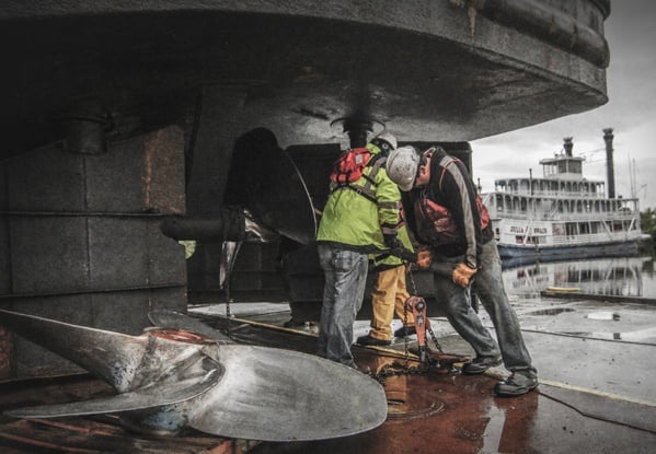 barge repairs, barge service, vessel repairs, mississippi river dry dock, mississippi river barge repair, la cross wi, la crosse dry dock, propeller replacement