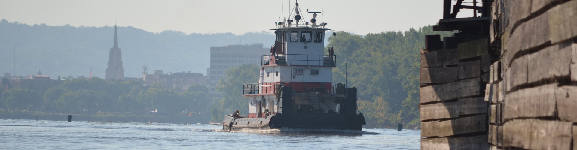 marine assists, bridge assists, lock and dam assists, lock assists, lock 8, la crosse, wi, lock 7 assists