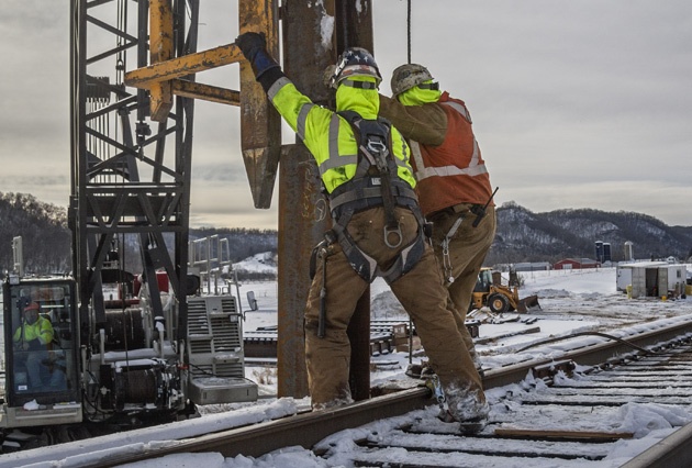 railroad bridge construction, railroad bridge contractors, bridge construction, span replacement, hi rail equipment, pile driving, winter work
