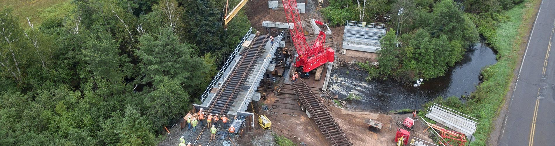 railroad construction services, railroad contractors, bridge replacements, bridge repairs, railroad bridge repairs, derailment assists, derailment cleanups,