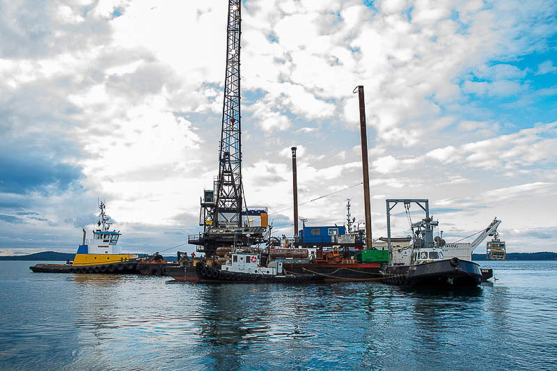 Photo of submarine cabling operations by HOI