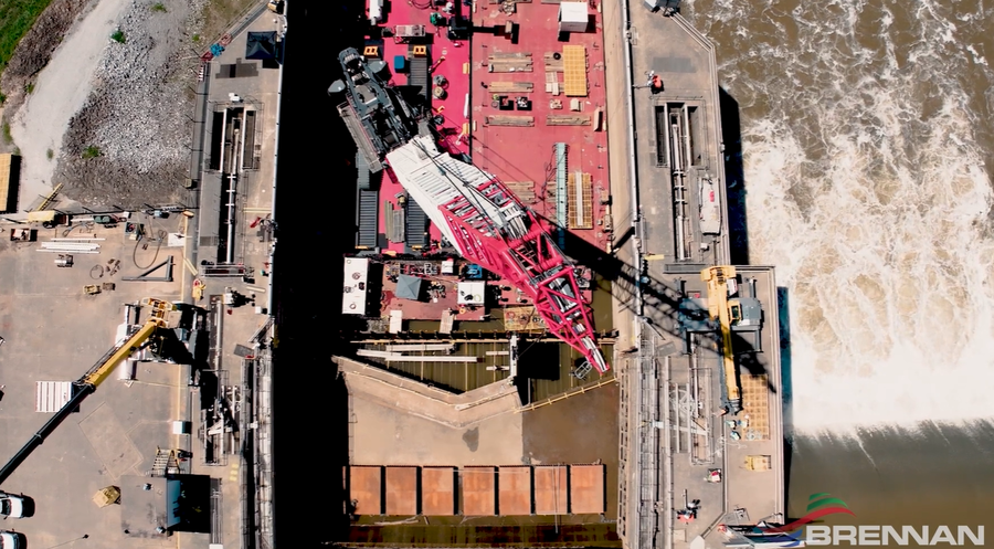 Photo of Brennan and USACE working on emergency lock repair