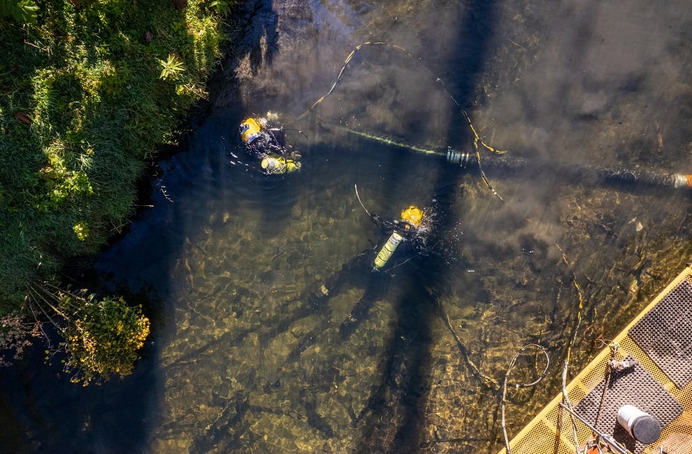 Diver assisted dredging photo on the Cuyahoga River